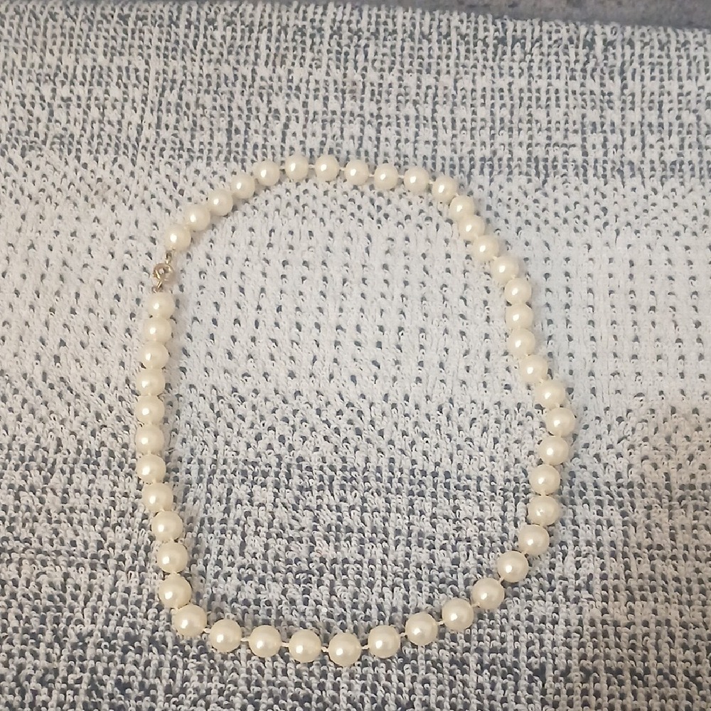 Elegant White Pearl Necklace